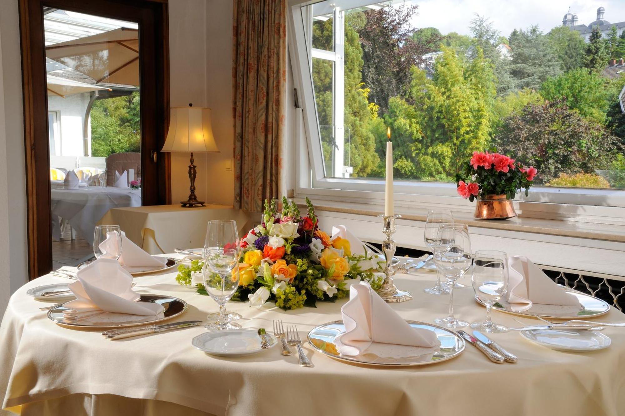 Romantik Waldhotel Mangold Bergisch Gladbach Exterior photo