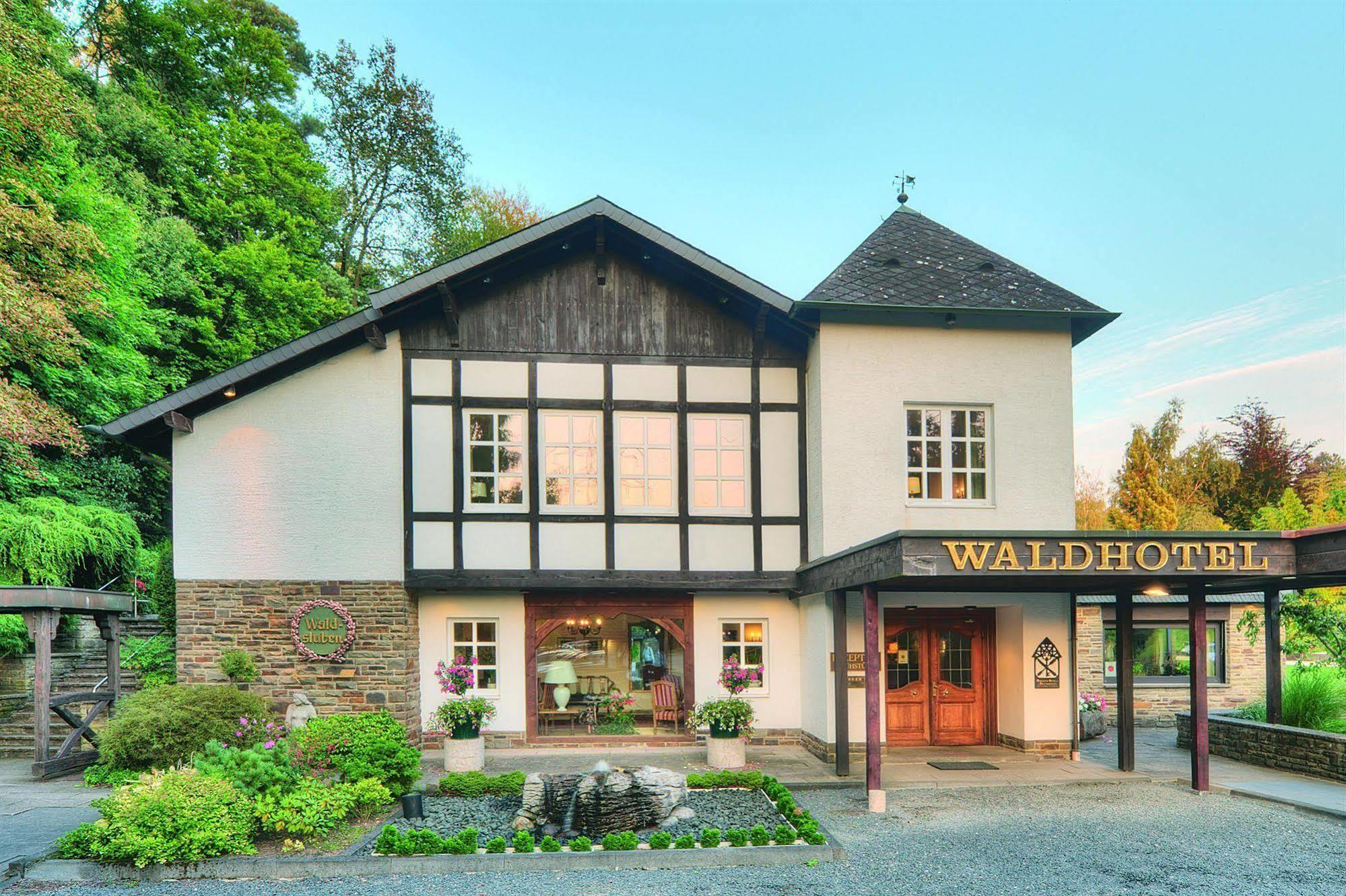 Romantik Waldhotel Mangold Bergisch Gladbach Exterior photo