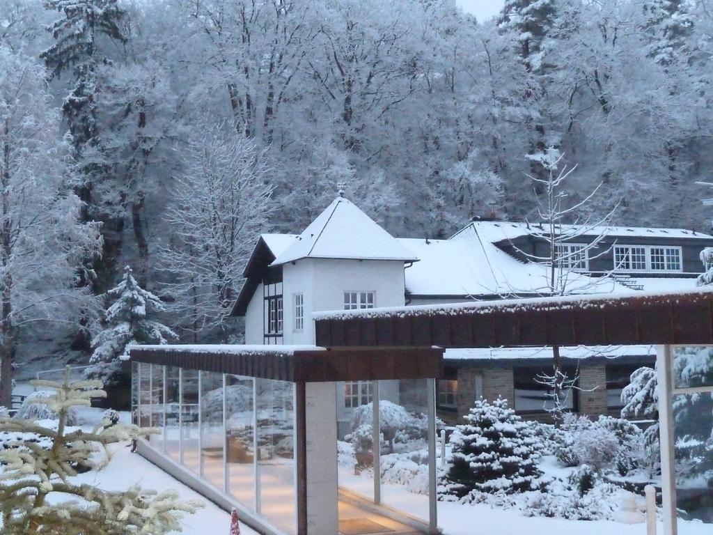 Romantik Waldhotel Mangold Bergisch Gladbach Exterior photo