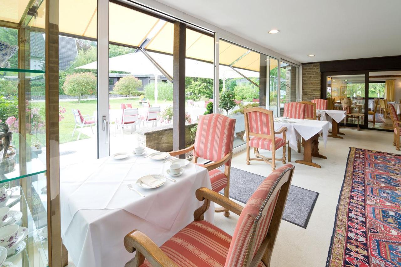 Romantik Waldhotel Mangold Bergisch Gladbach Exterior photo