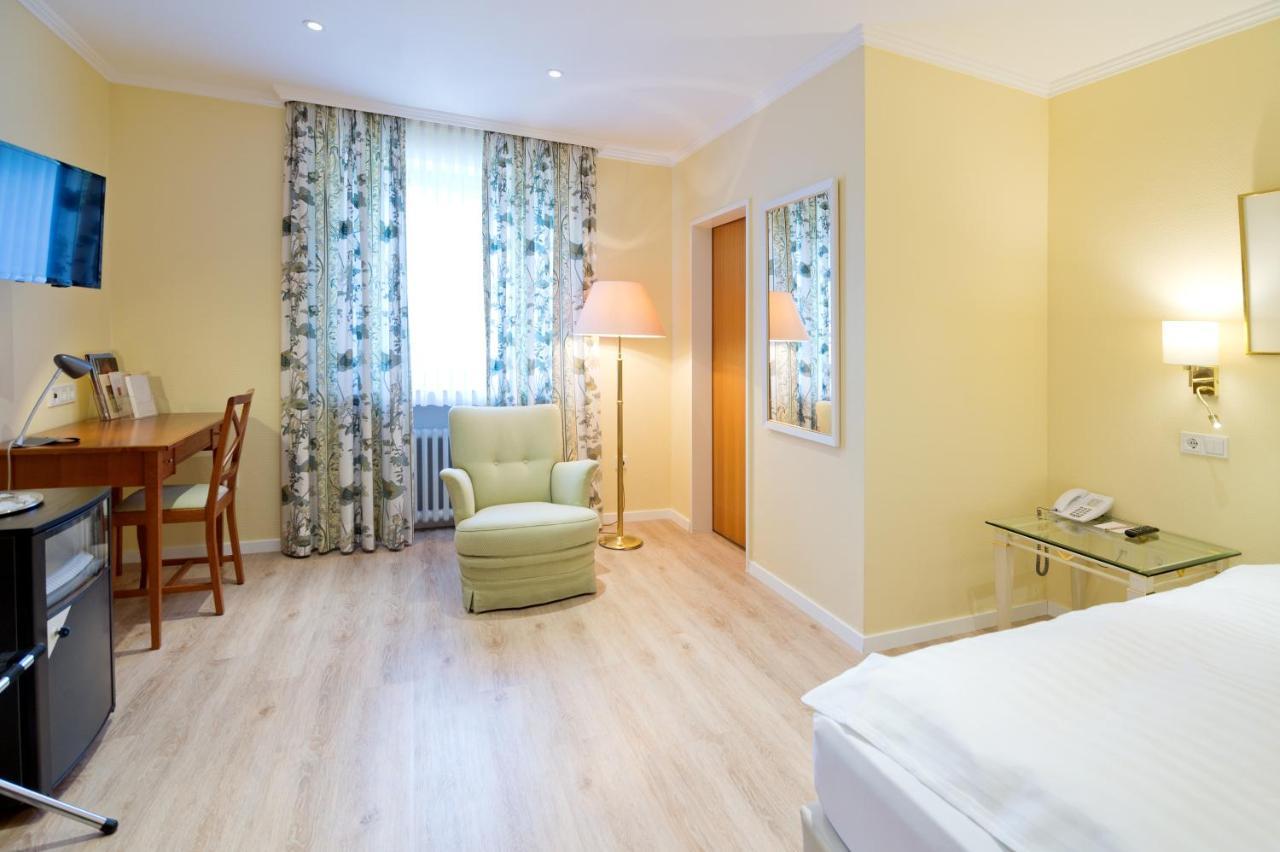 Romantik Waldhotel Mangold Bergisch Gladbach Exterior photo